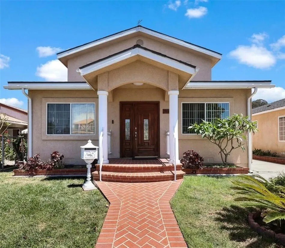 House in Signal Hill, California, United States 1 - 17014754