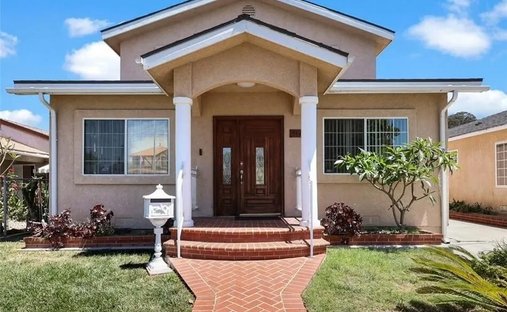 House in Signal Hill, California, United States 1