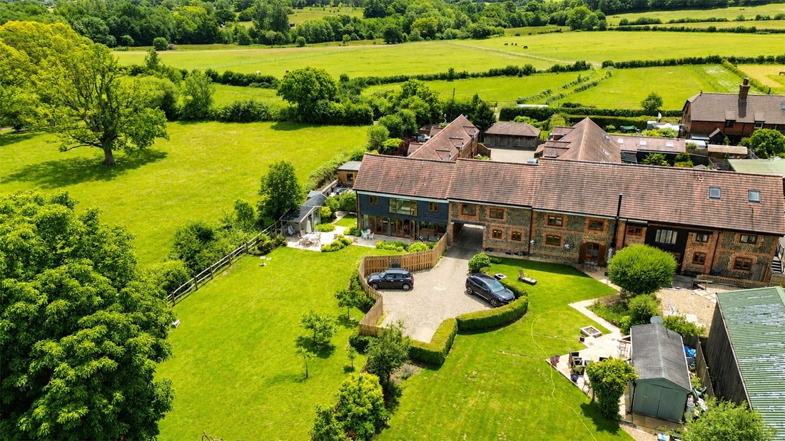 House in Lower Bourne, England 2 - 18112511