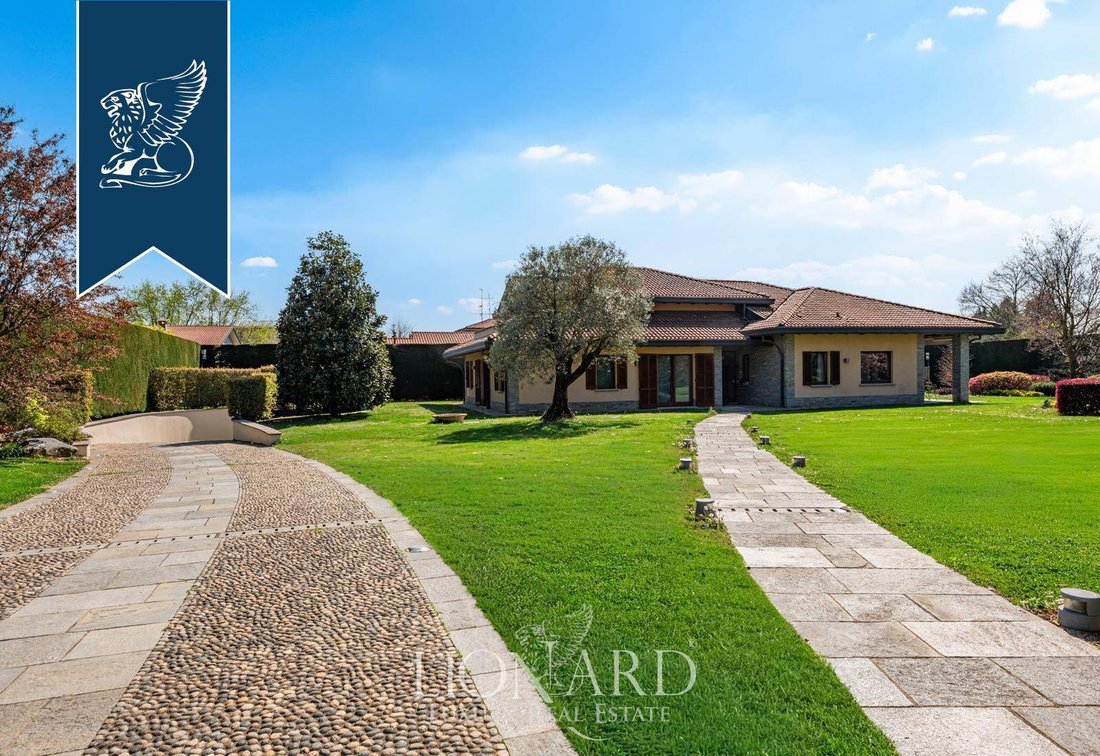 Villa in Lurago Marinone, Lombardy, Italy 3 - 18205784