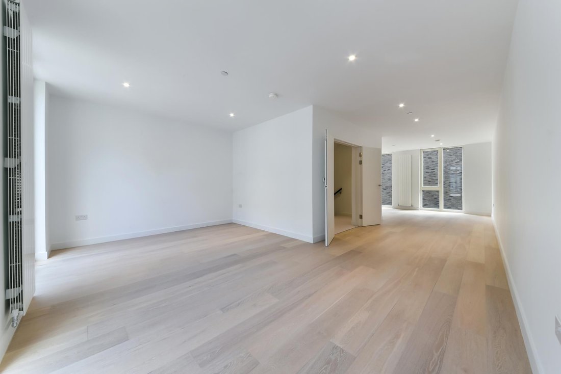 Townhouse in Victoria Docks, Newham, England 1 - 18203183