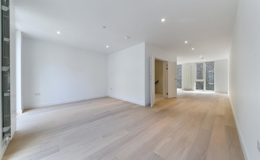 Townhouse in Victoria Docks, Newham, England 1