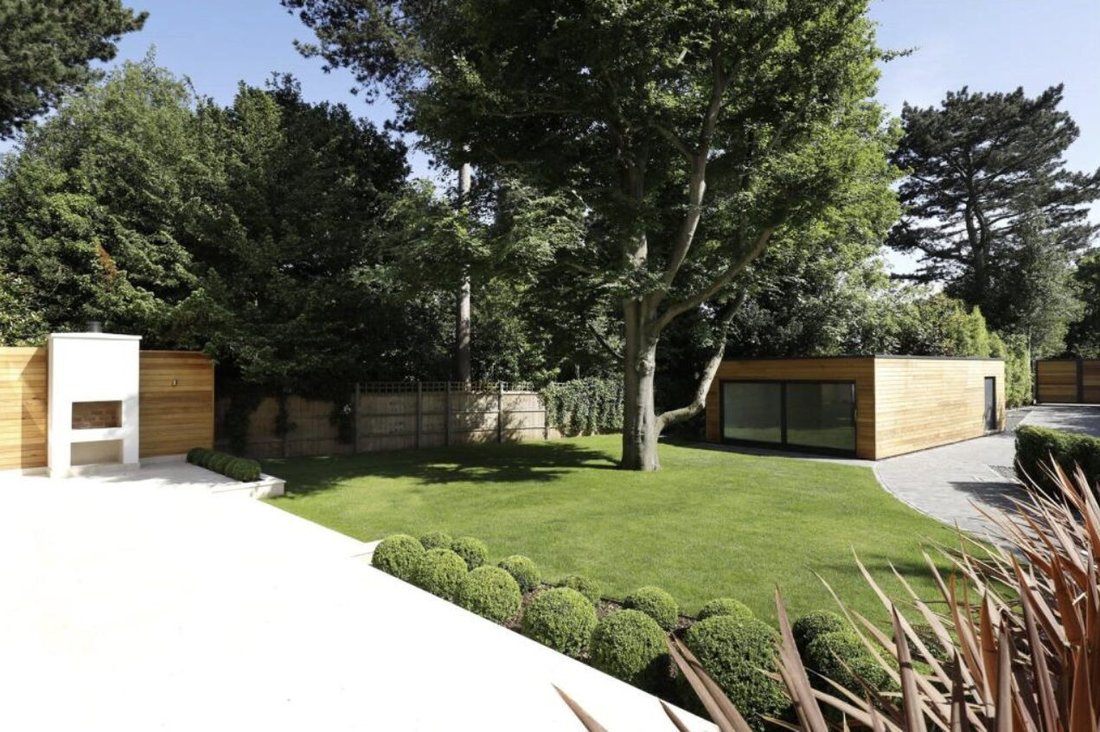 Haus in Coombe, Royal Borough of Kingston upon Thames, England 1 - 18203182