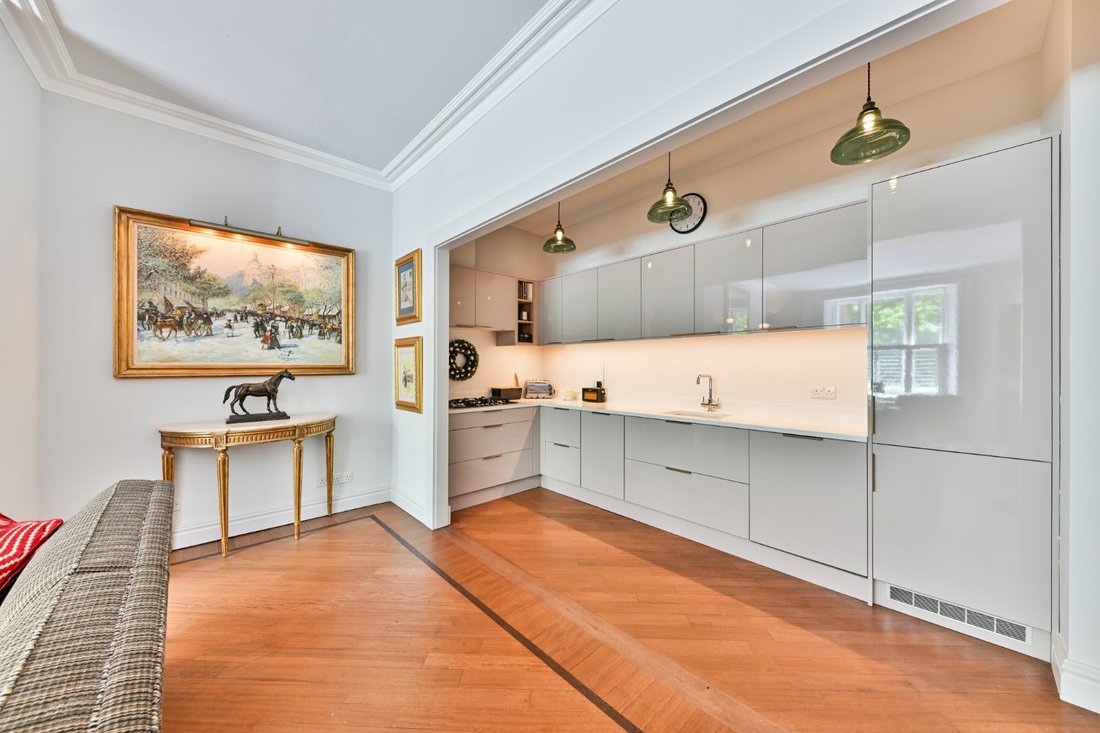 Apartment in South Kensington, Kensington And Chelsea, England 5 - 18200153
