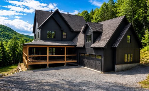 House in Saint-Faustin-Lac-Carré, Quebec, Canada 1