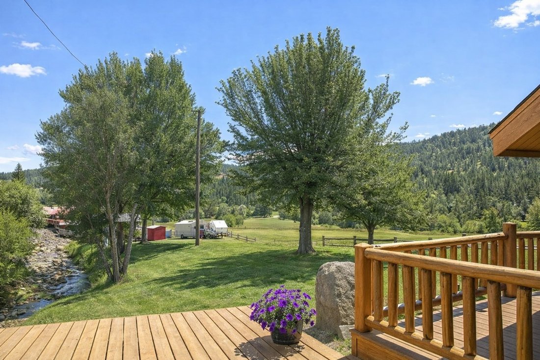 House in Cache Creek, British Columbia, Canada 5 - 18205566