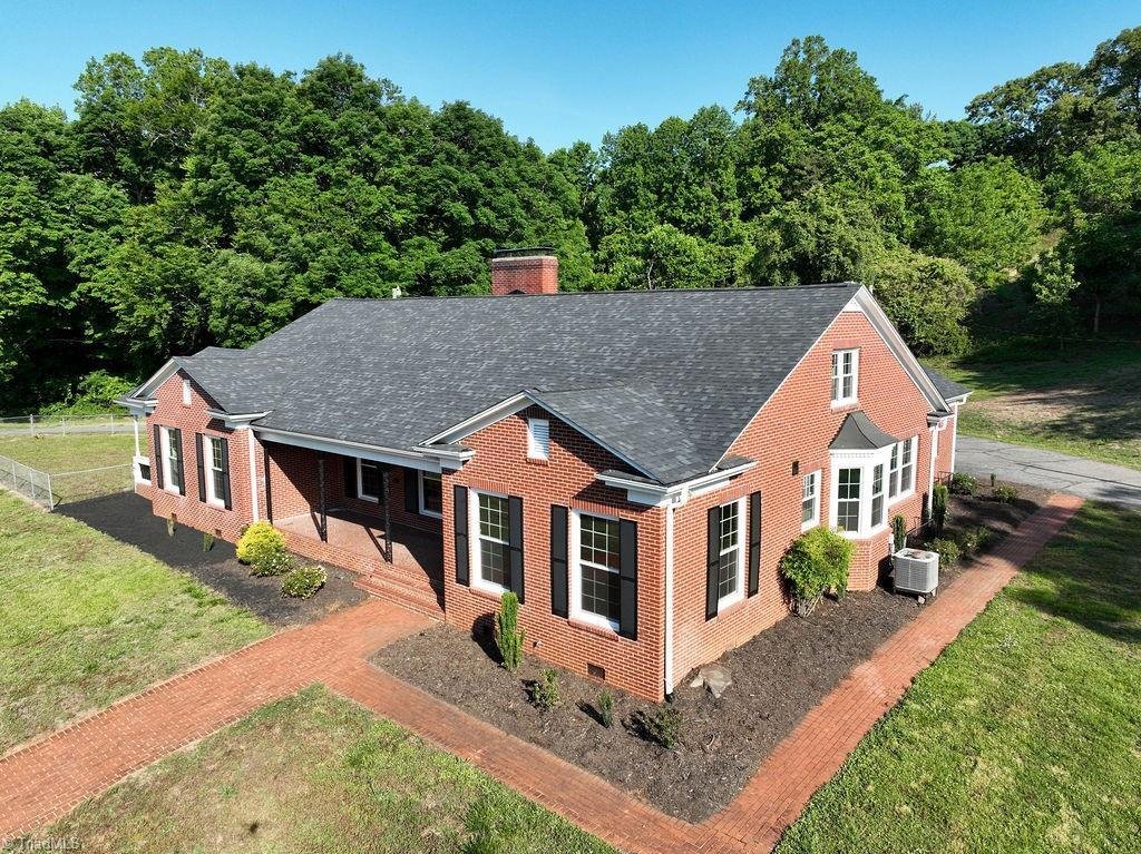 House in North Wilkesboro, North Carolina, United States 2 - 18203294