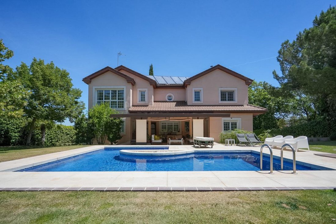 Casa a Boadilla del Monte, Madrid, Spagna 1 - 18071510