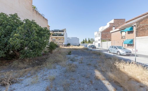 Land in Churriana de la Vega, Andalusia, Spain 1