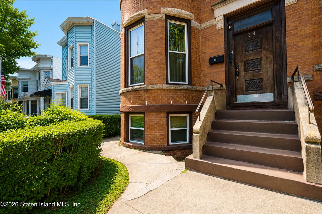 House in New York, New York, United States 4 - 18199451