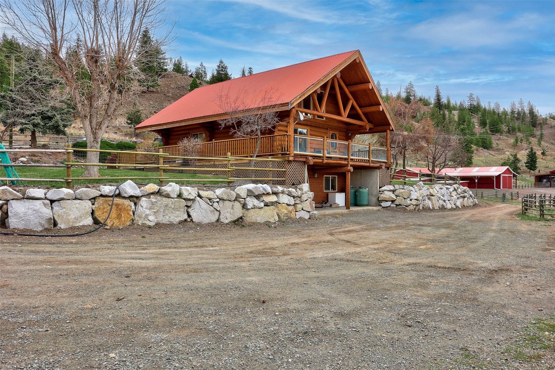House in Cache Creek, British Columbia, Canada 2 - 18205566