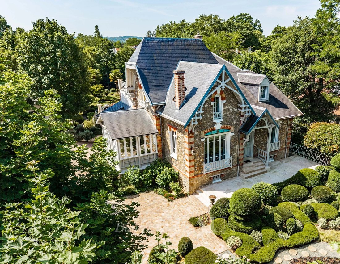 House in Le Vésinet, Ile-de-France, France 1 - 18038152