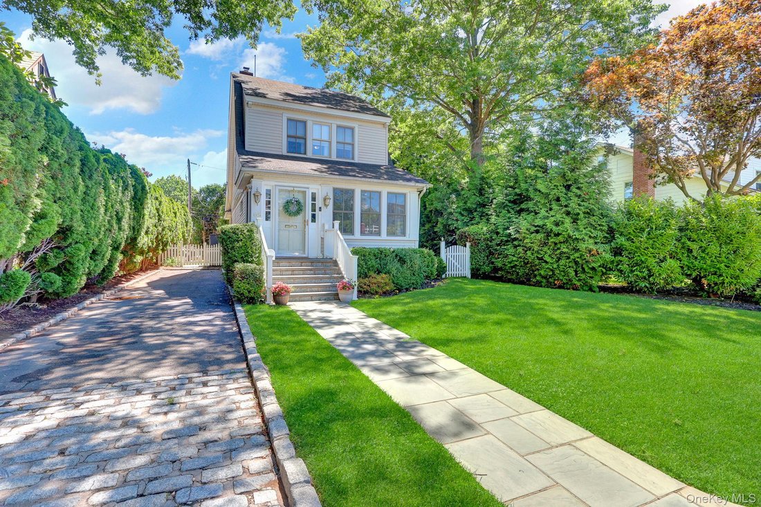 House in Garden City, New York, United States 4 - 18200996