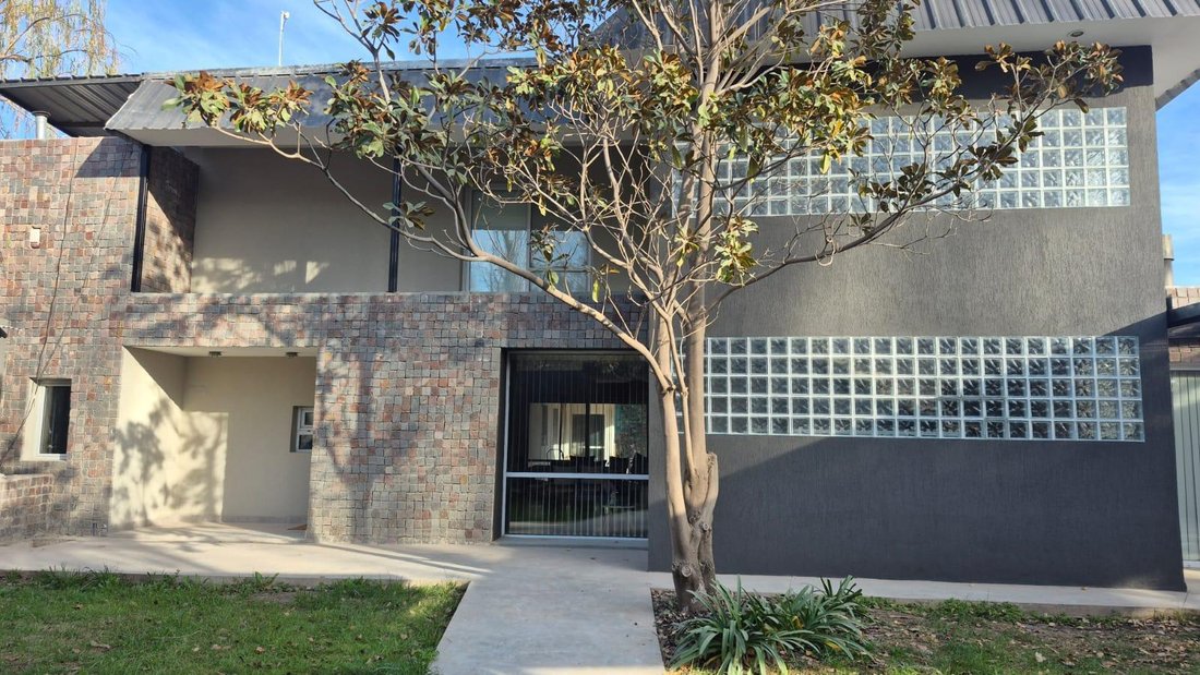 House in Neuquen, Neuquen, Argentina 3 - 18201996