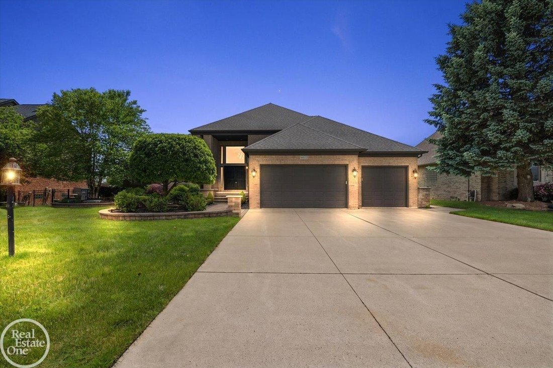 House in New Baltimore, Michigan, United States 2 - 18206618