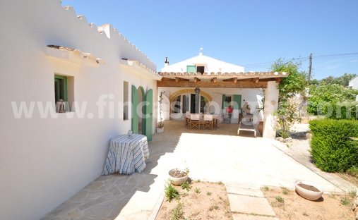 Villa in Sant Lluís, Balearische Inseln, Spanien 1