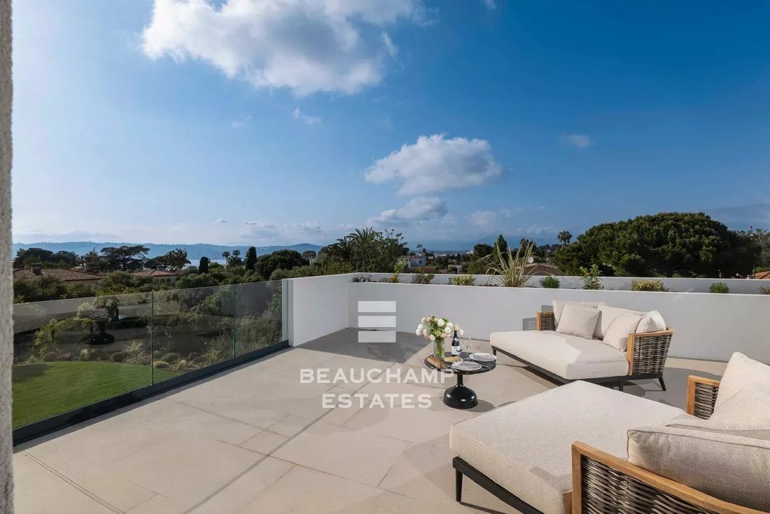 Villa in Antibes, Provence-Alpes-Côte d'Azur, France 4 - 17889665