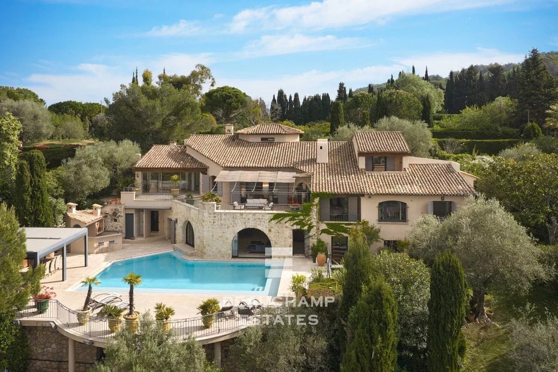 Villa in Mougins, Provence-Alpes-Côte d'Azur, France 2 - 17853187