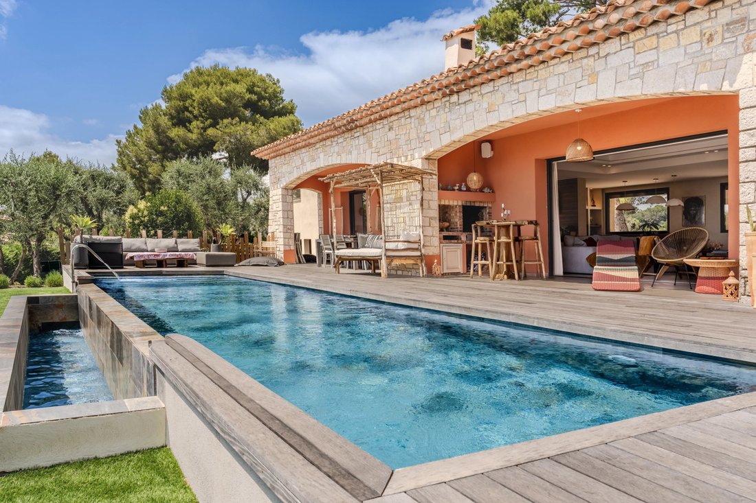 Villa in Mougins, Provence-Alpes-Côte d'Azur, France 2 - 18201545