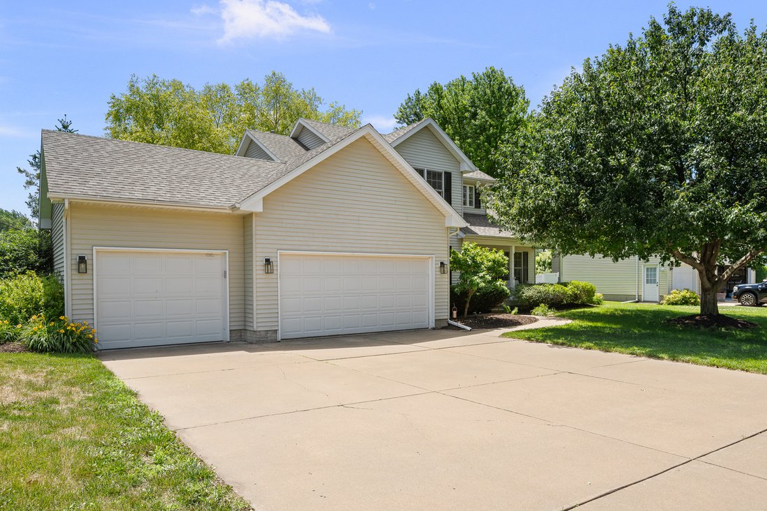 House in Le Claire, Iowa, United States 1 - 18199937