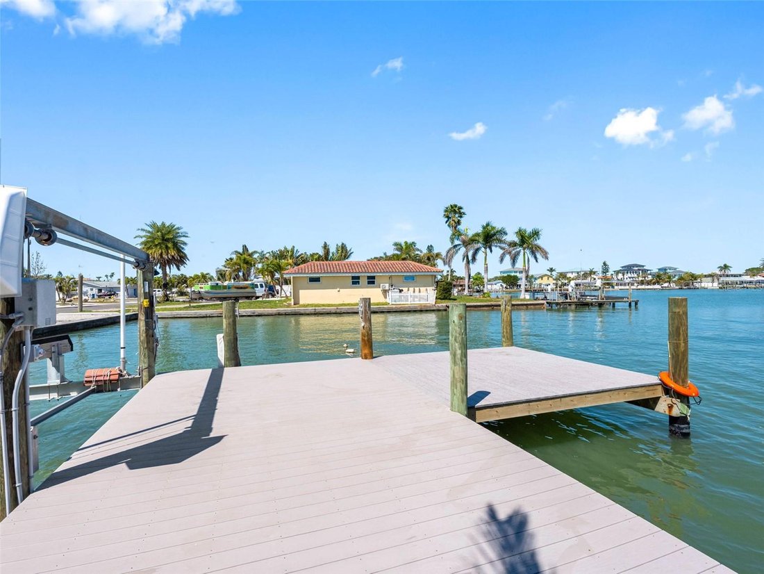 House in Madeira Beach, Florida, United States 5 - 18203839