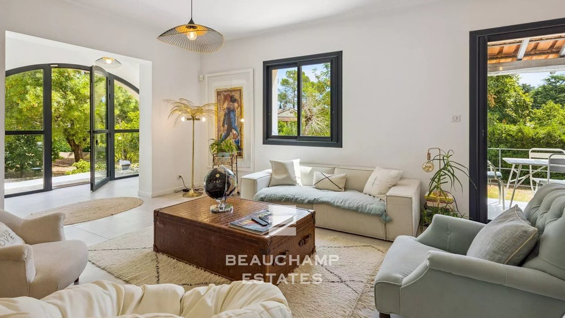 Villa in Mougins, Provence-Alpes-Côte d'Azur, France 4 - 16119548
