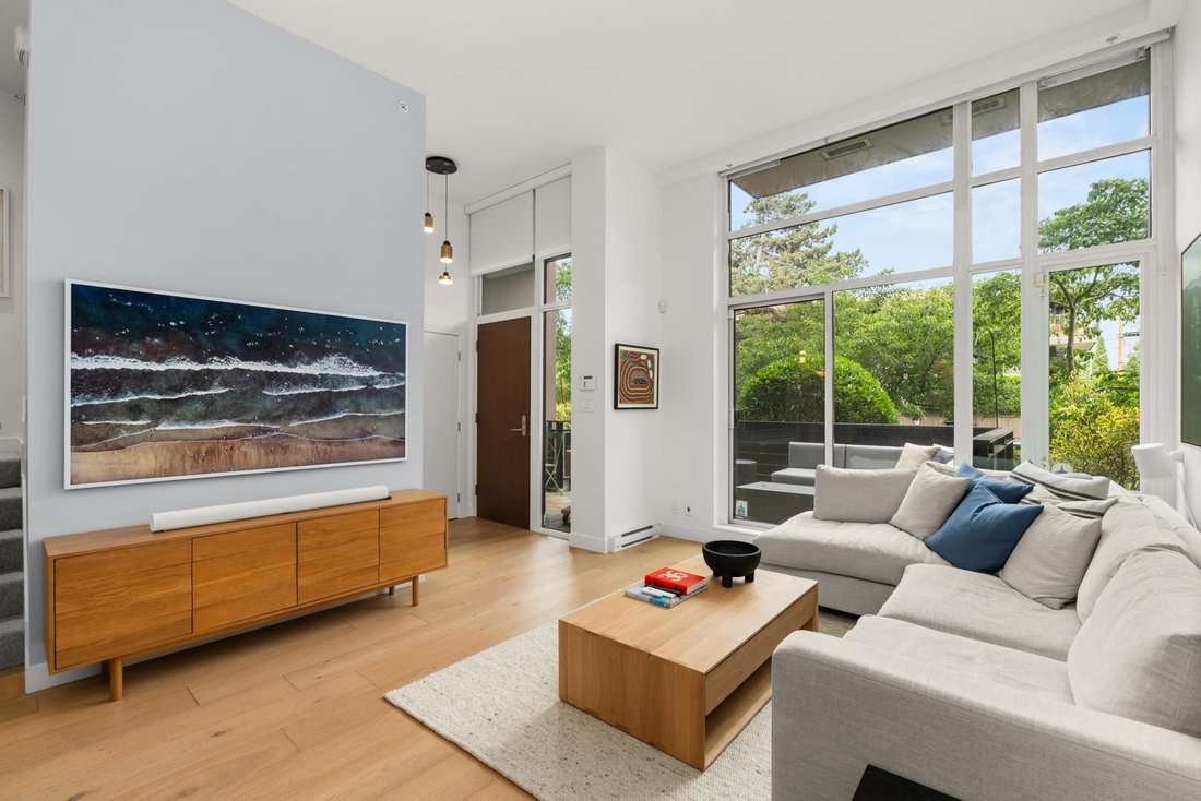 Condo in Vancouver, British Columbia, Canada 3 - 18205563