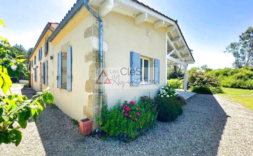 House in Centre Ville, Langon, France 1