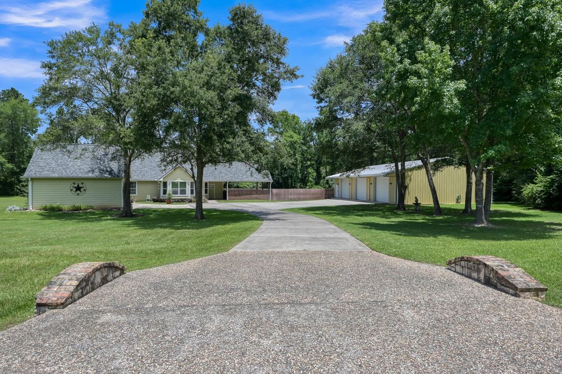 House in Montgomery, Texas, United States 3 - 18200407