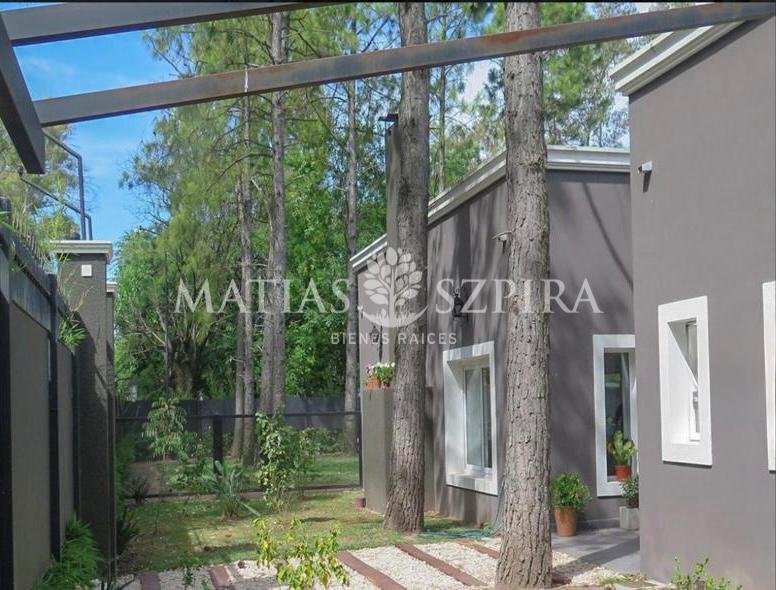 House in Villa Udaondo, Buenos Aires Province, Argentina 4 - 18199287