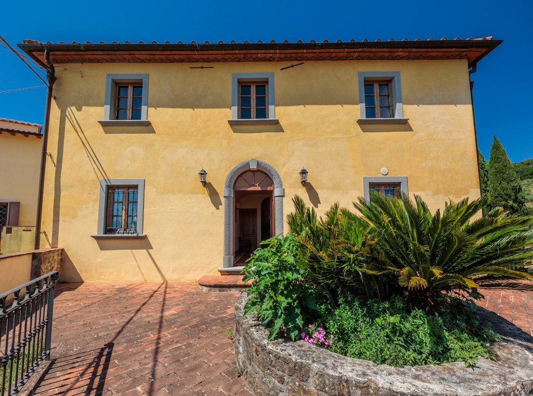 Villa in Lamporecchio, Tuscany, Italy 2 - 16553762