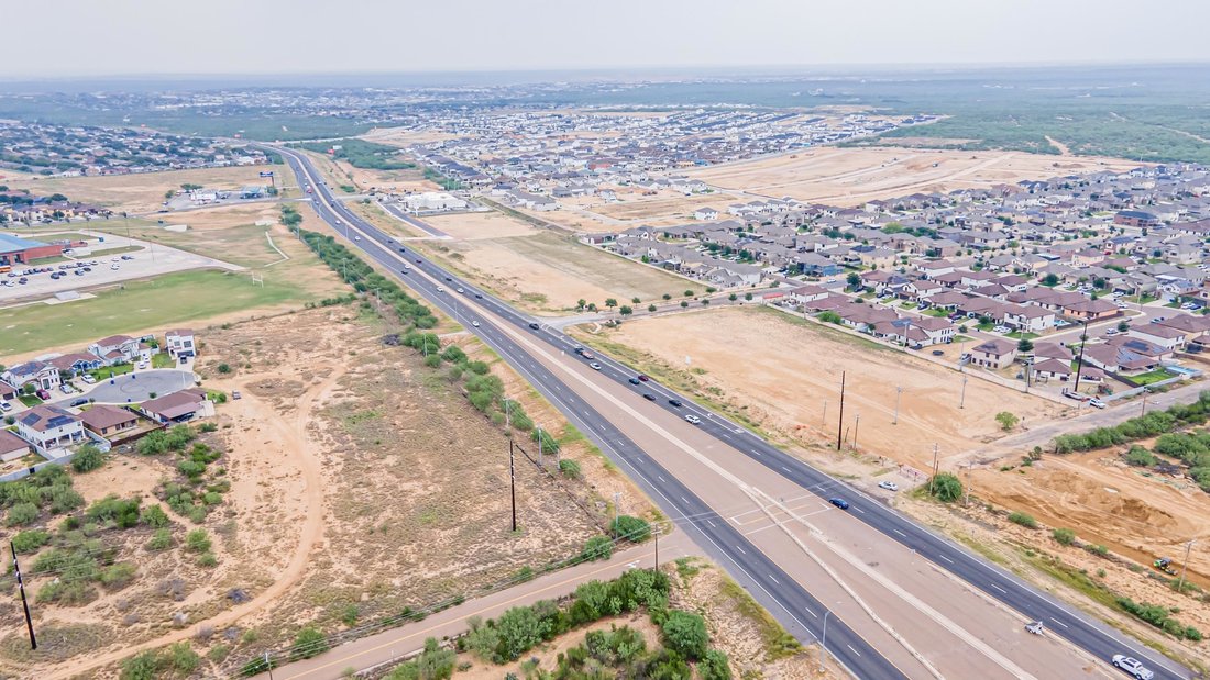 Land in Laredo, Texas, United States 2 - 18204045