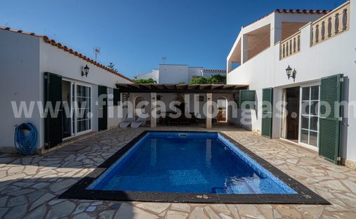 Villa in Es Mercadal, Balearische Inseln, Spanien 1