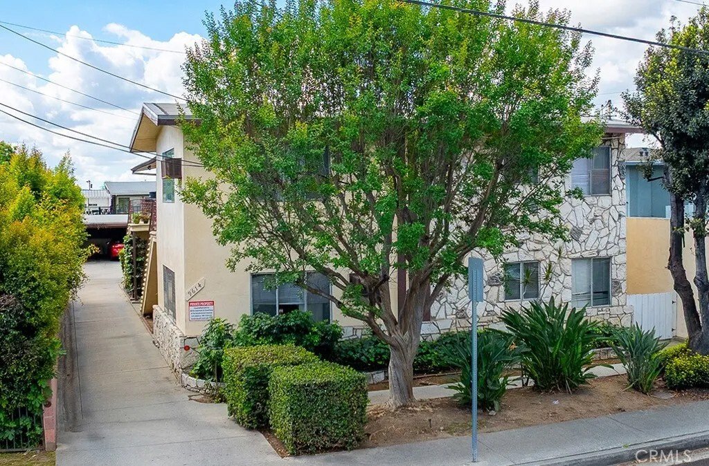 Temple City, California, United States 1 - 18204644