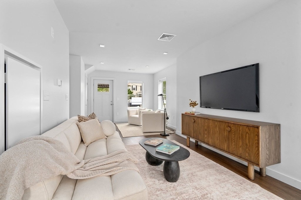 Condo in Wayland, Massachusetts, United States 2 - 18048841