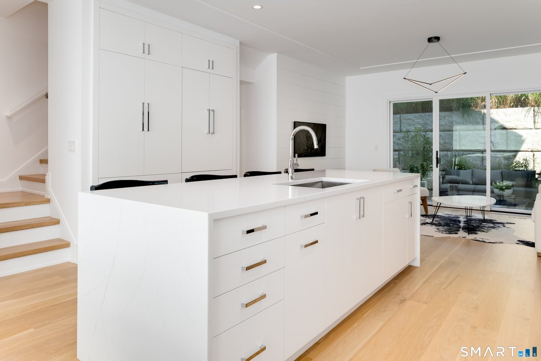 Condo in Westport, Connecticut, United States 3 - 18203637