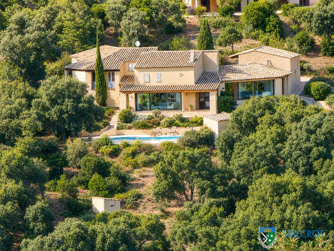 Villa in La Londe-les-Maures, Provence-Alpes-Côte d'Azur, France 1 - 17939505