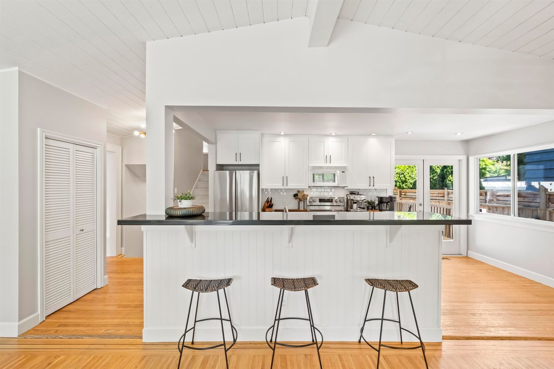 House in Delta, British Columbia, Canada 3 - 18205634