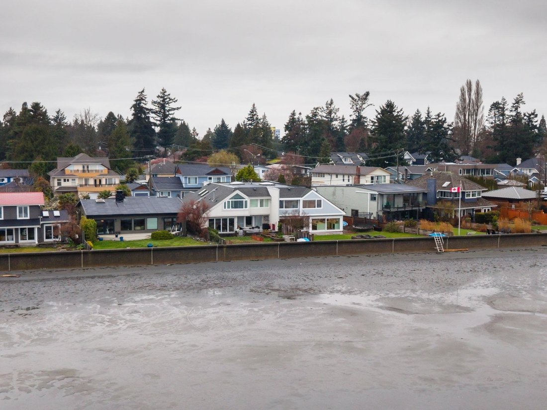 House in Delta, British Columbia, Canada 2 - 18205606