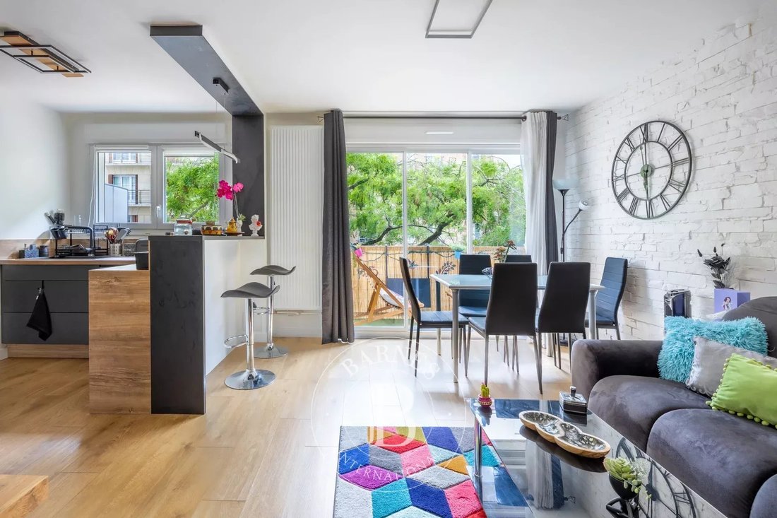 Apartment in Vallée de Fécamp, Paris 12e Arrondissement, Paris 1 - 18199403