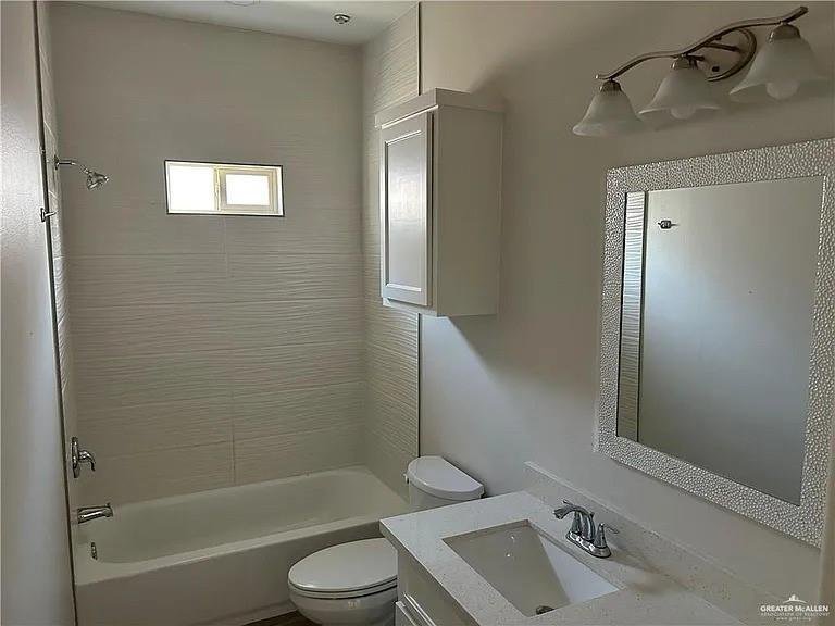 McAllen, Texas, United States 4 - 18203511