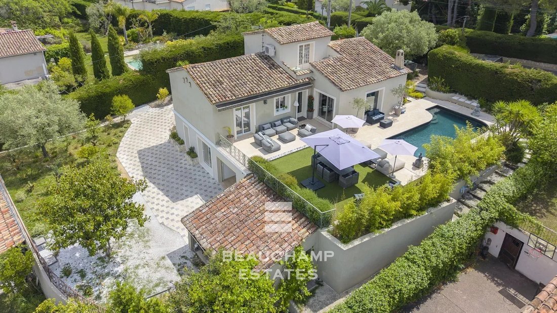 Villa in Mougins, Provence-Alpes-Côte d'Azur, France 1 - 17949090