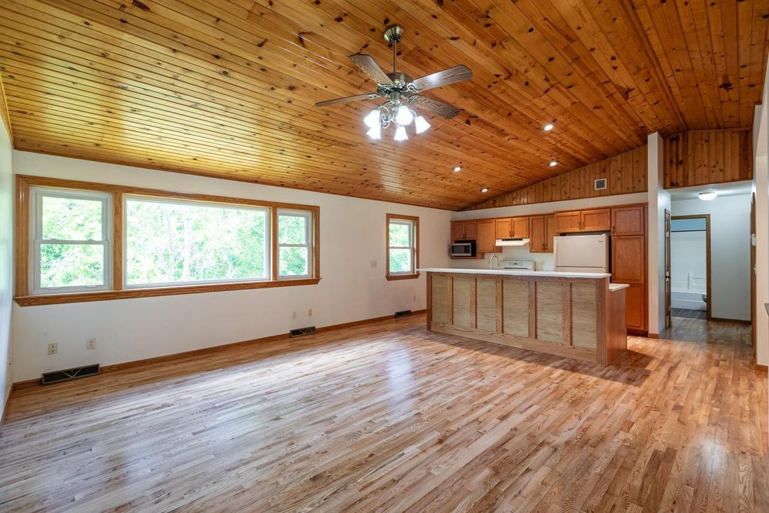 House in Holmen, Wisconsin, United States 3 - 18041733