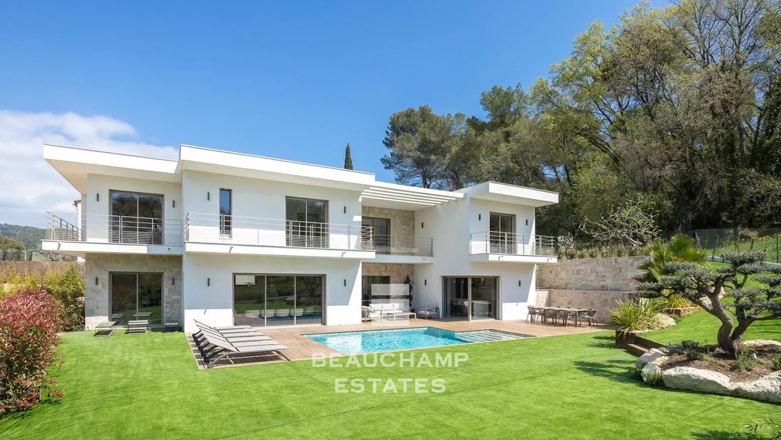 Villa in Mougins, Provence-Alpes-Côte d'Azur, France 2 - 14892168