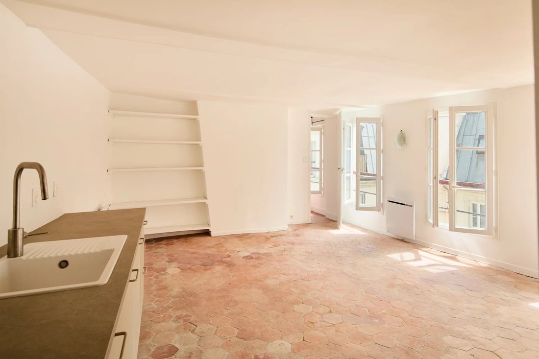 Apartment in Saint Thomas d'Aquin, Paris 7e Arrondissement, Paris 5 - 18201422