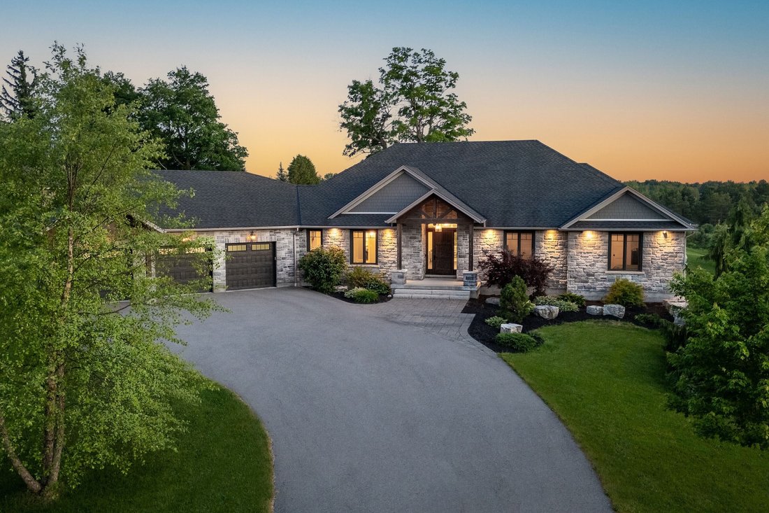 House in Milton, Ontario, Canada 1 - 18201343
