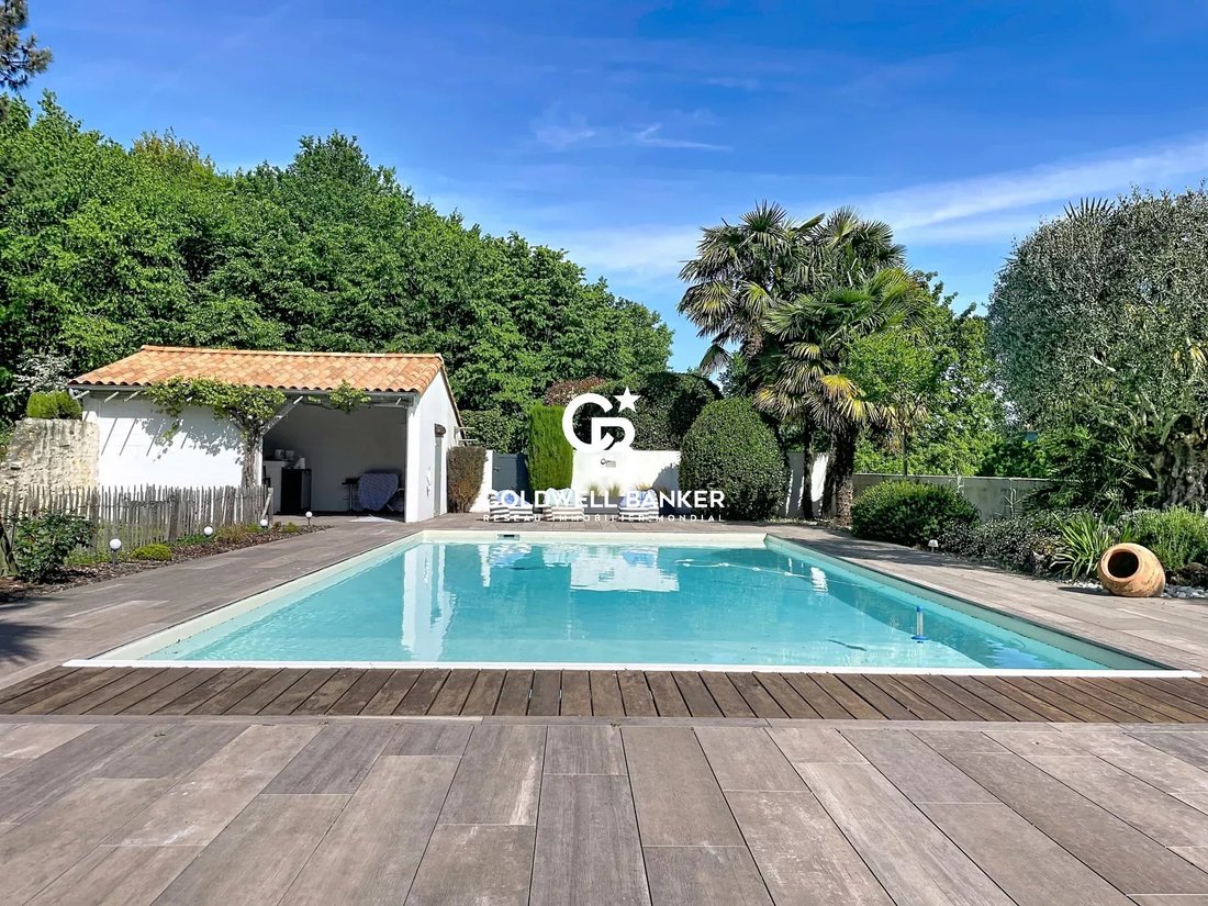 Estate in Corme-Royal, Nouvelle-Aquitaine, France 2 - 18199433