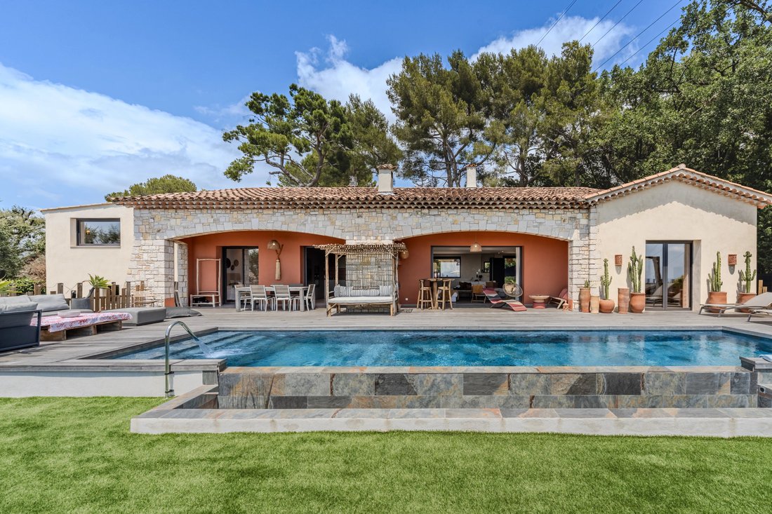 Villa in Mougins, Provence-Alpes-Côte d'Azur, France 1 - 18201545