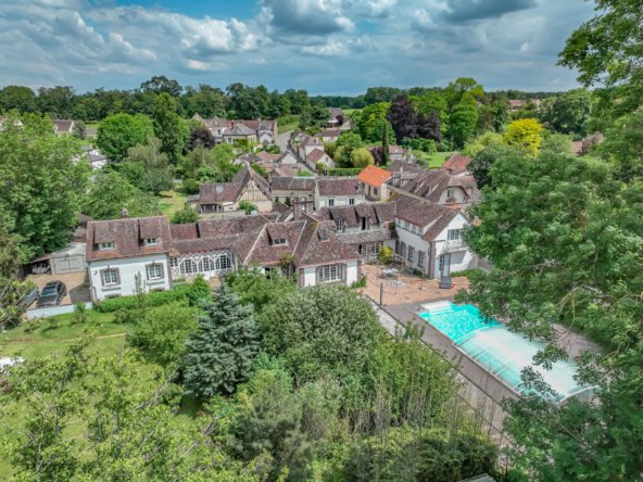Estate in Sainte-Gemme-Moronval, Centre-Val de Loire, France 2 - 16099608