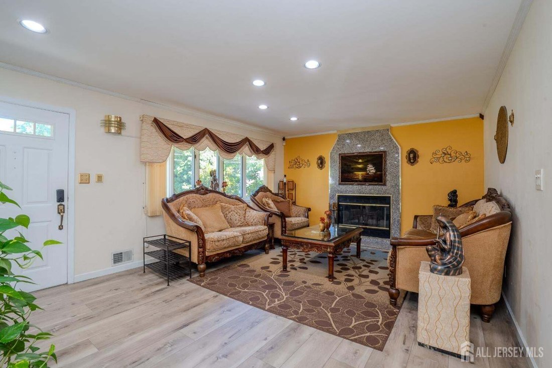 House in North Brunswick Township, New Jersey, United States 3 - 18206353